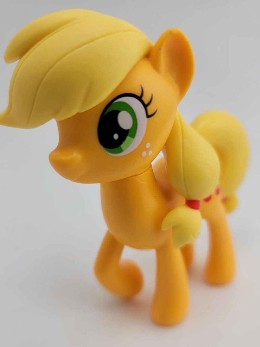 My Little Pony G4 Applejack
3.5" Orange Horse Pony Figure
Hasbro